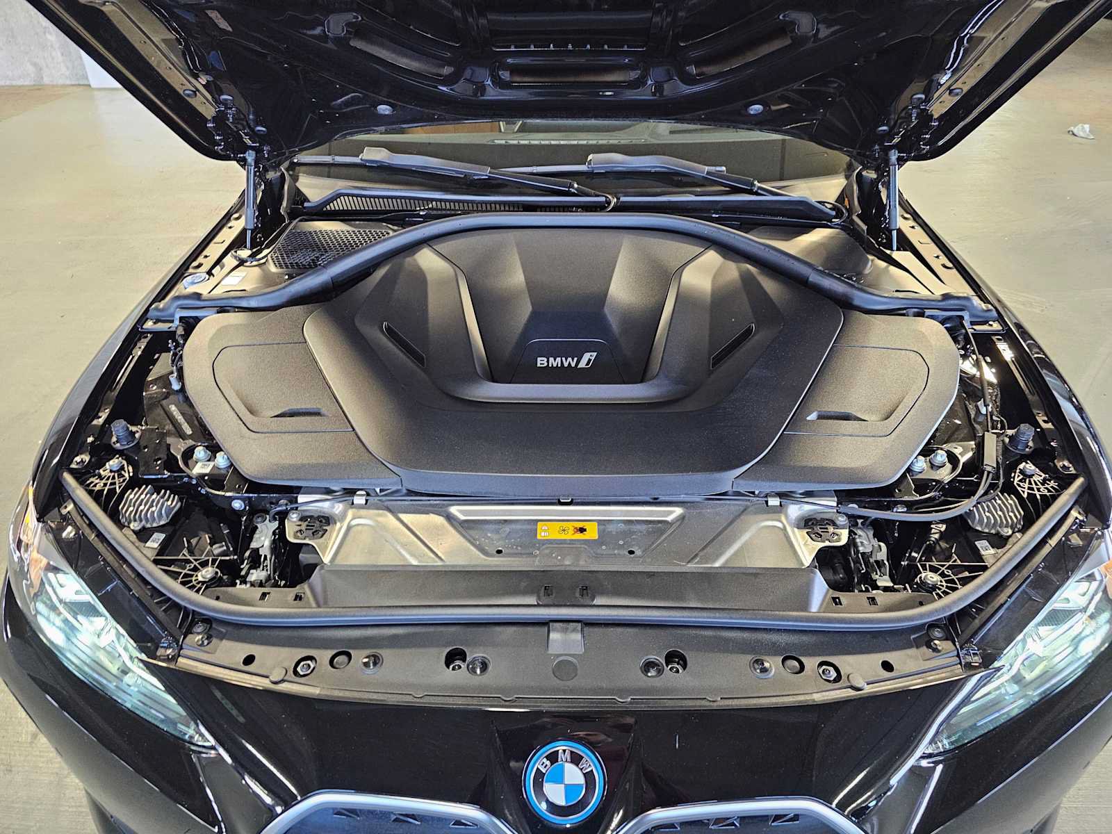 Certified 2023 BMW i4 eDrive35 w/ Premium Package RWD image 9