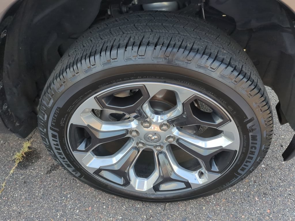 Used 2022 RAM 1500 Limited w/ Body Color Bumper Group AWD/4WD image 12