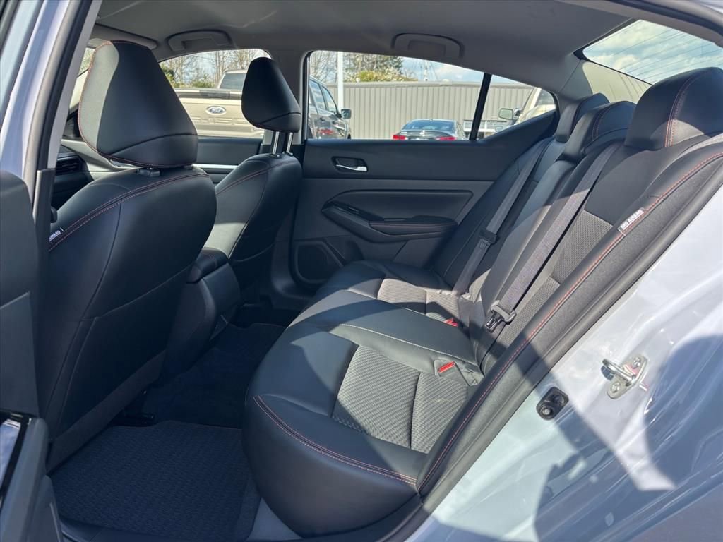 Used 2024 Nissan Altima 2.5 SR image 11
