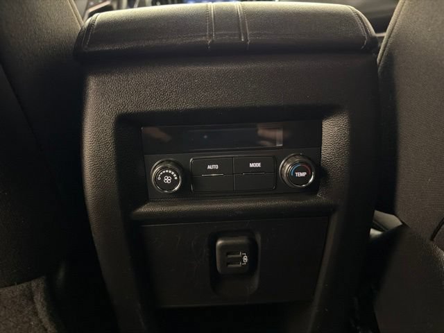 Used 2023 Chevrolet Traverse LT w/ Rear Camera Mirror Package AWD/4WD image 27