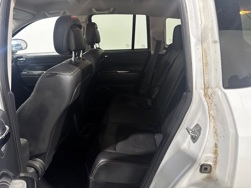 Used 2017 Jeep Compass Latitude image 9