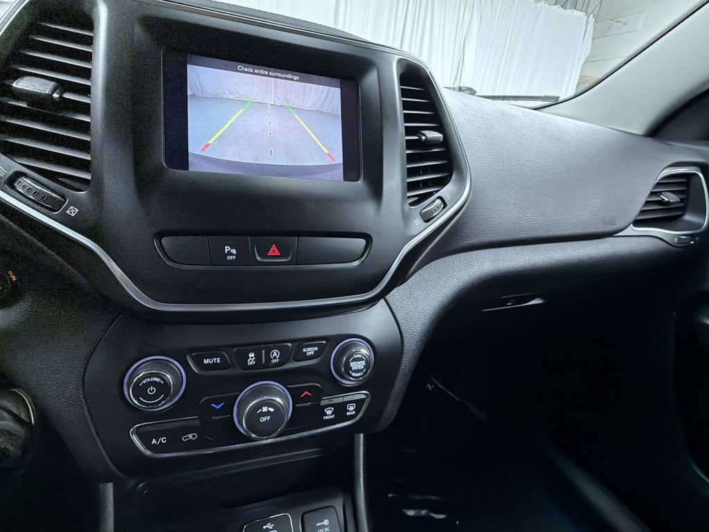 Used 2019 Jeep Cherokee Latitude Plus image 22