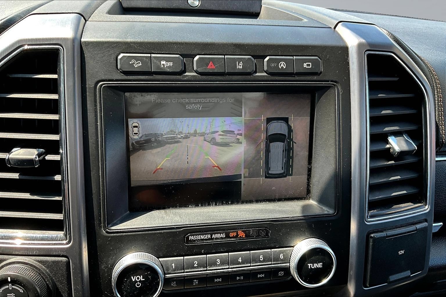 Used 2018 Ford Expedition Platinum AWD/4WD image 10