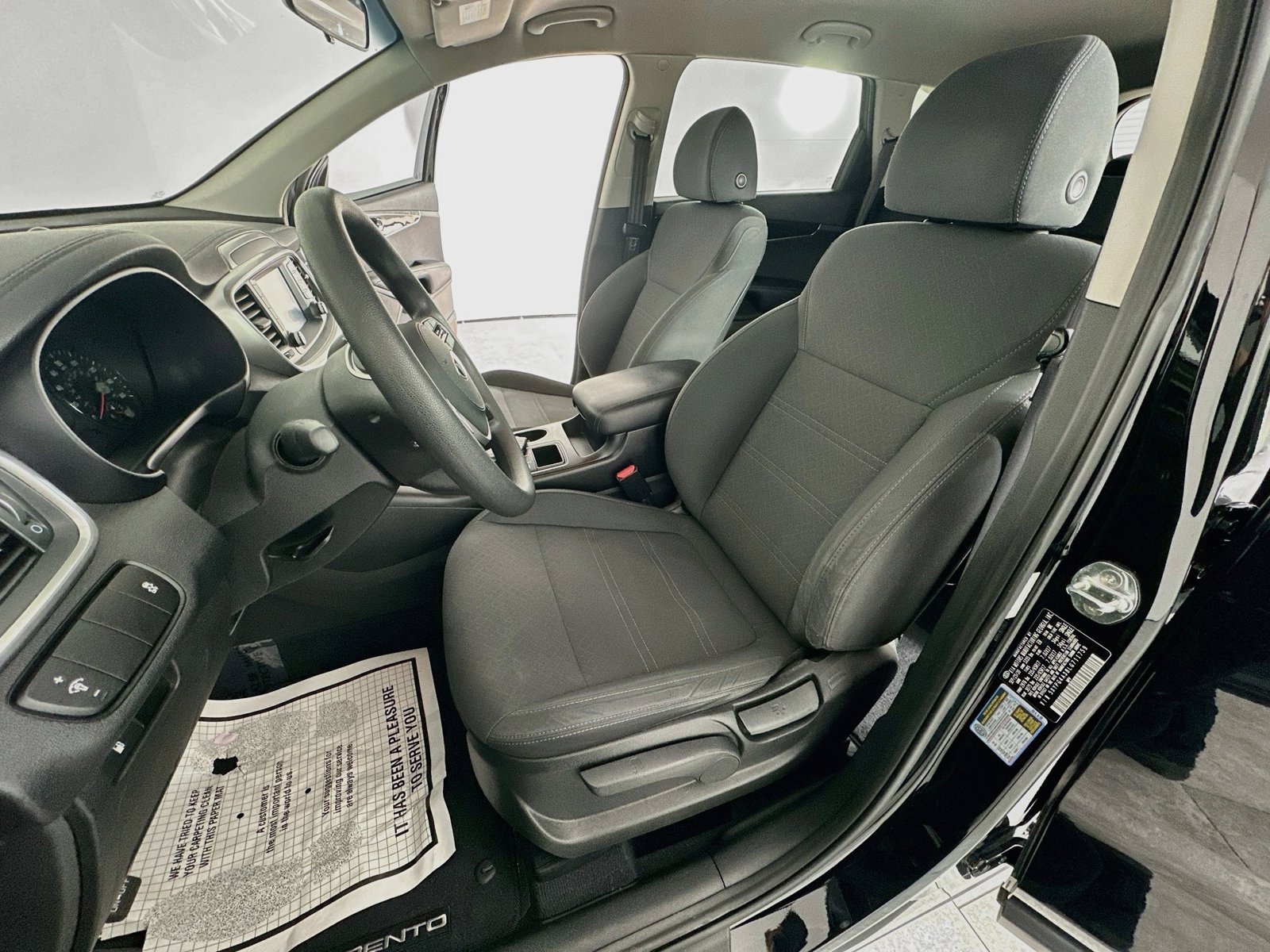 Used 2020 Kia Sorento L FWD image 27