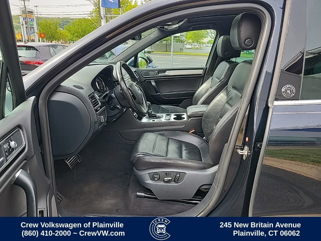 Used 2017 Volkswagen Touareg Wolfsburg Edition AWD/4WD image 13