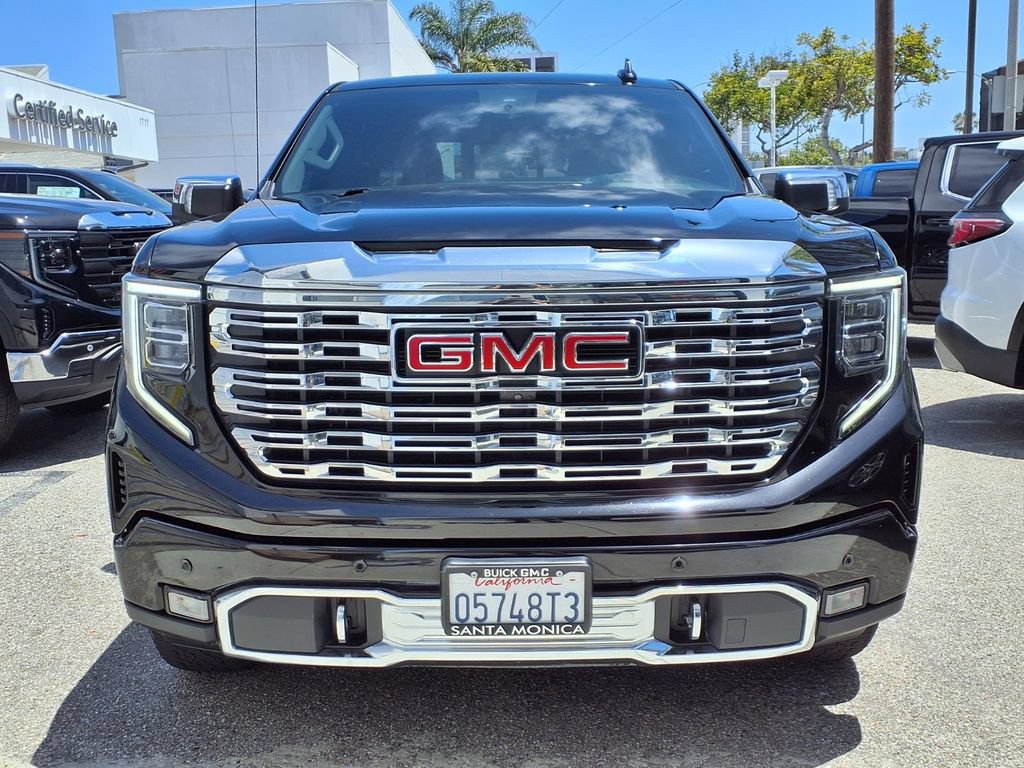 Used 2023 GMC Sierra 1500 Denali w/ Technology Package AWD/4WD image 2