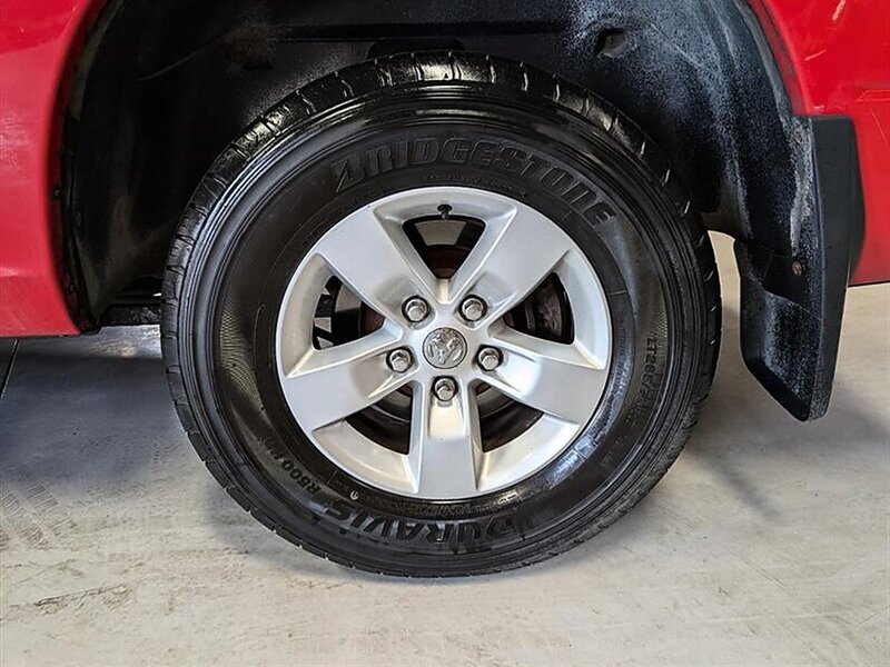 Used 2015 RAM 1500 Classic SLT w/ Remote Start & Security Group AWD/4WD image 15