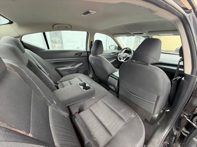 Used 2024 Nissan Altima 2.5 SV FWD image 15