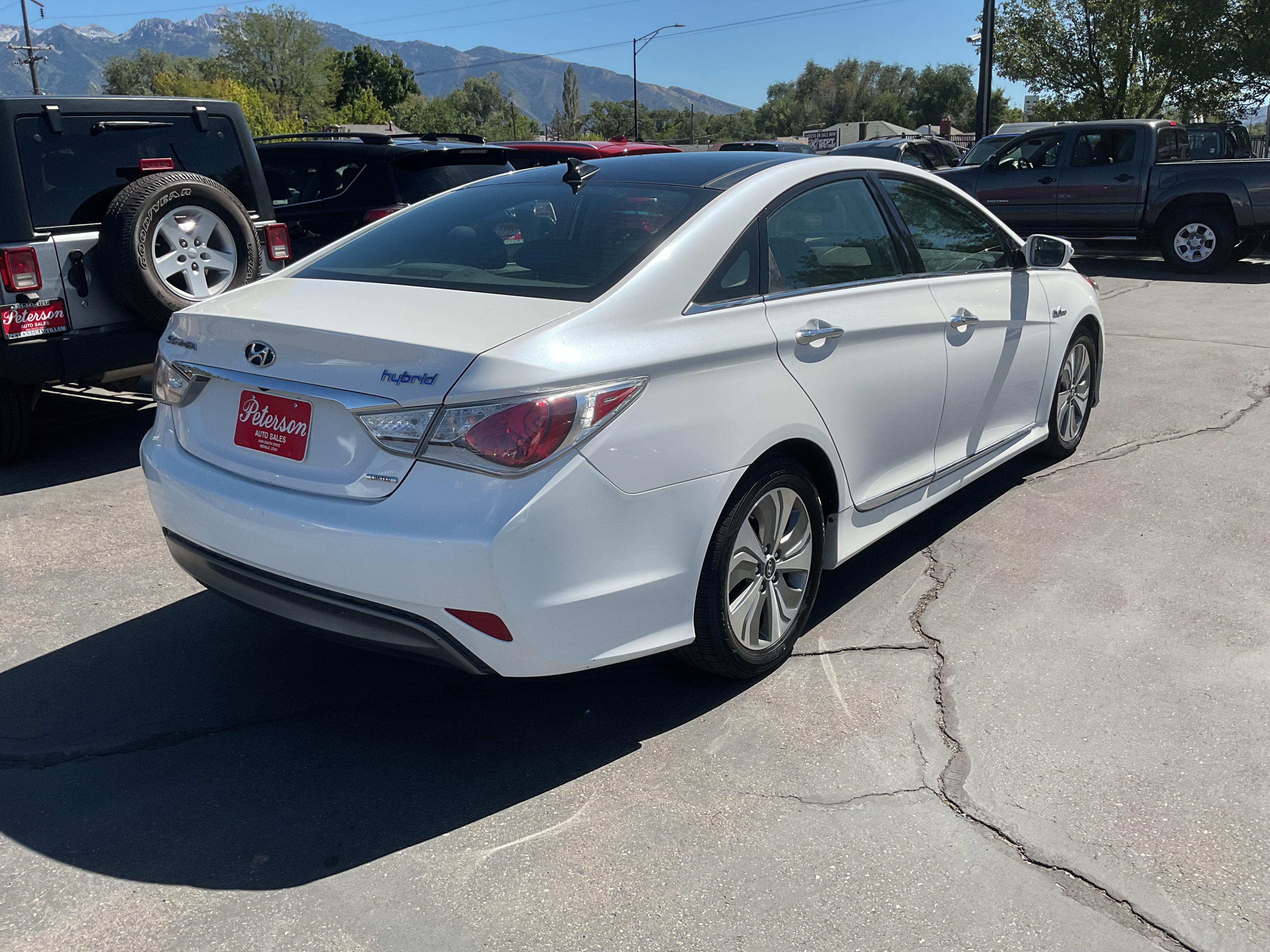 Used 2015 Hyundai Sonata Limited w/ Option Group 02 FWD image 6