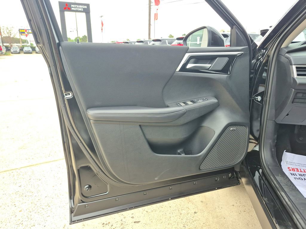 New 2026 Mitsubishi Outlander ES image 20