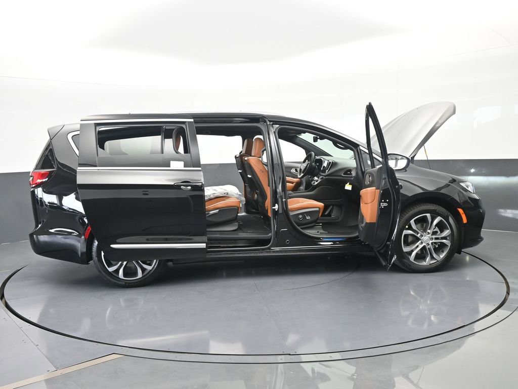 New 2026 Chrysler Pacifica Pinnacle image 82