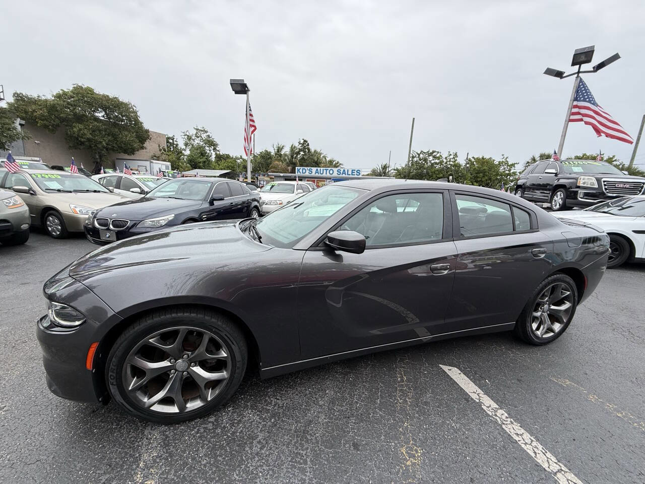Used 2016 Dodge Charger SXT w/ Rallye Group RWD image 2