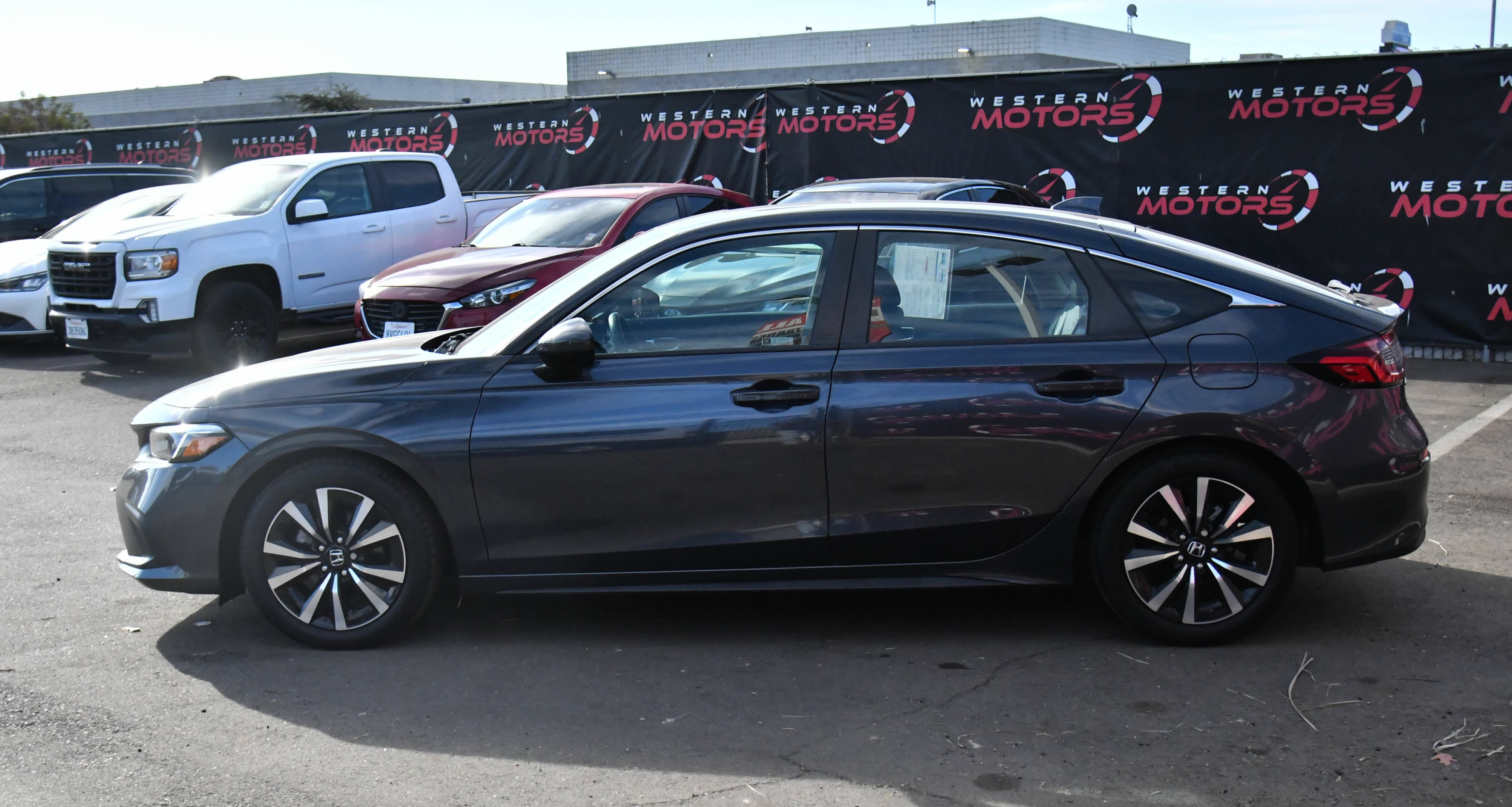 Used 2024 Honda Civic EX-L image 4