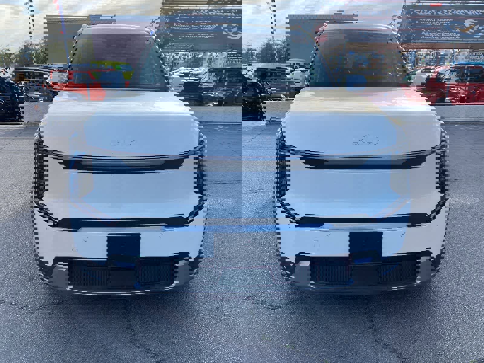 Used 2024 Kia EV9 Wind image 2