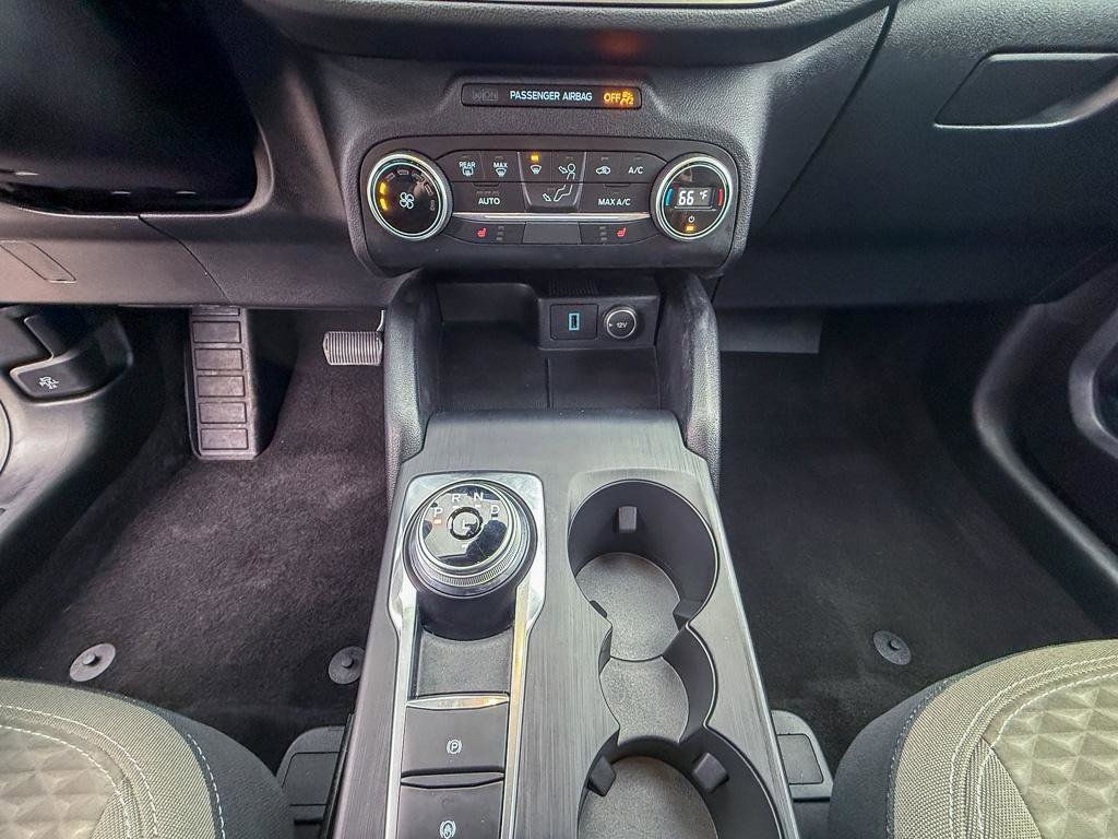 Used 2020 Ford Escape SE image 18