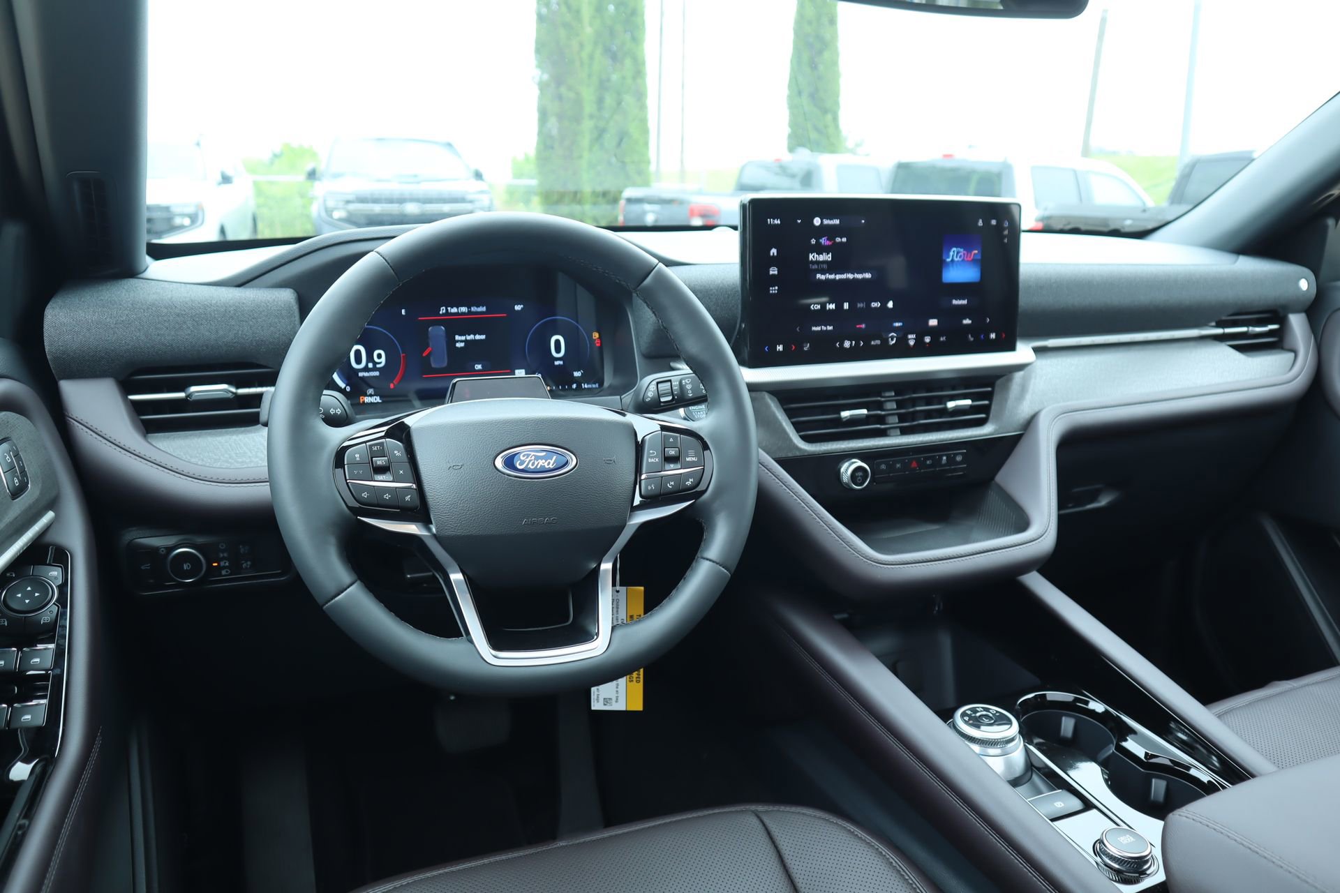 New 2026 Ford Explorer Platinum w/ LUX Leather Package AWD/4WD image 2