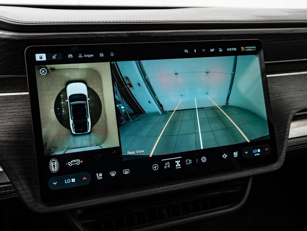 Used 2023 Rivian R1S Adventure image 38