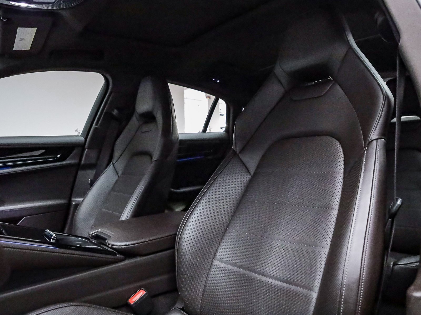 Certified 2025 Porsche Panamera image 5