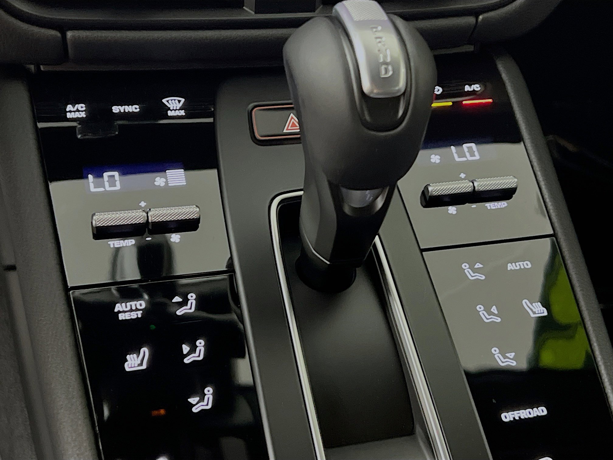 Used 2025 Porsche Macan Turbo image 26