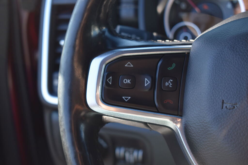 Used 2019 RAM 1500 Laramie image 17