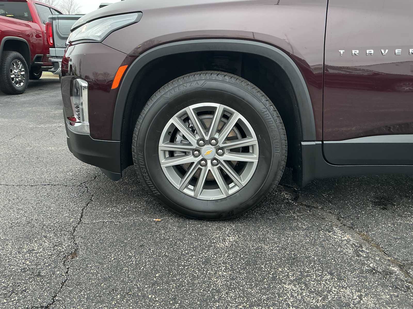 Used 2023 Chevrolet Traverse LT image 33