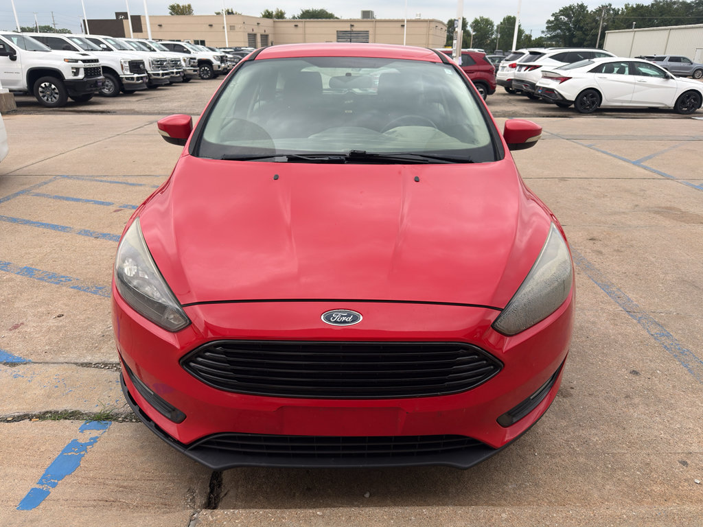 Used 2016 Ford Focus SE FWD image 2