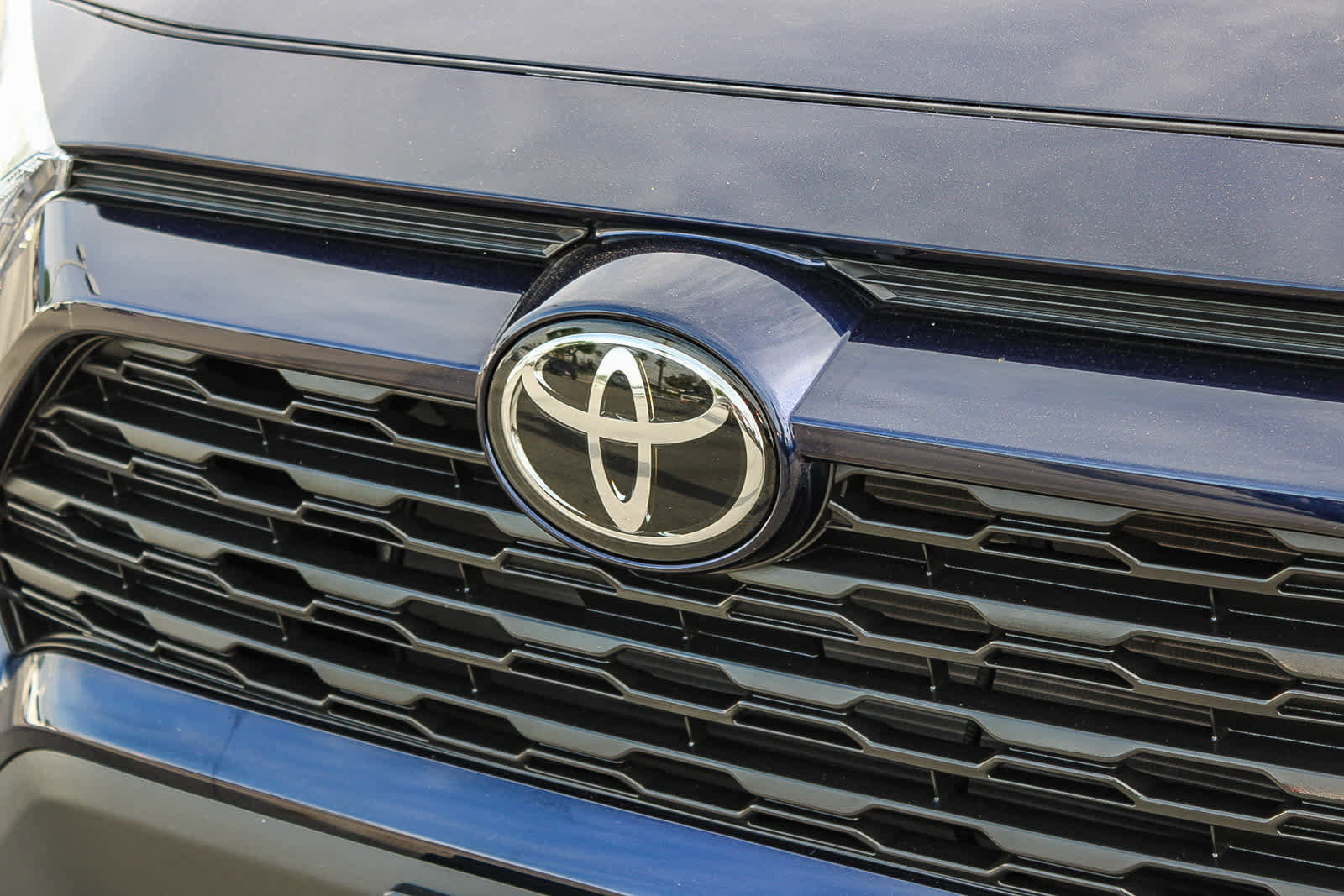 Used 2024 Toyota RAV4 XLE Premium image 11