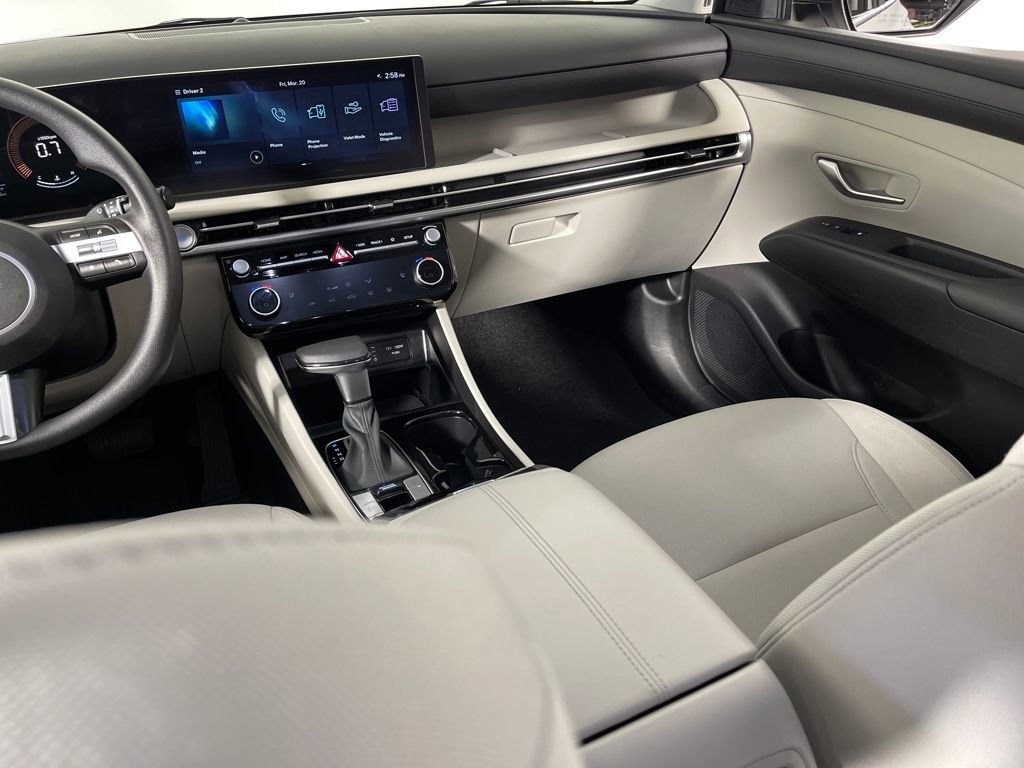 Certified 2025 Hyundai Tucson SEL FWD image 17