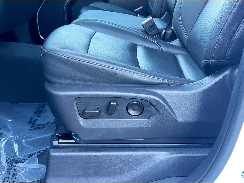 Used 2025 GMC Sierra 1500 SLT image 18