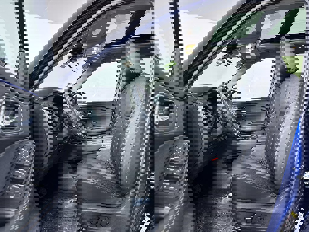 Used 2024 Nissan Rogue Platinum image 4