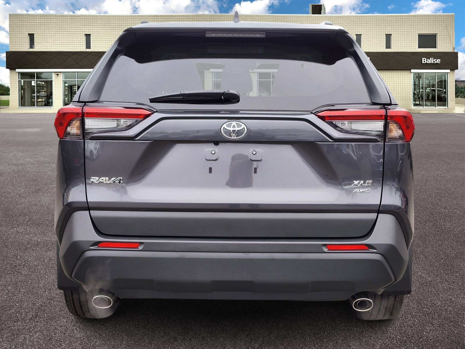 Used 2025 Toyota RAV4 XLE Premium image 4