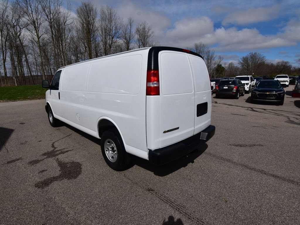 New 2026 Chevrolet Express 3500 Extended w/ Driver Convenience Package RWD image 5