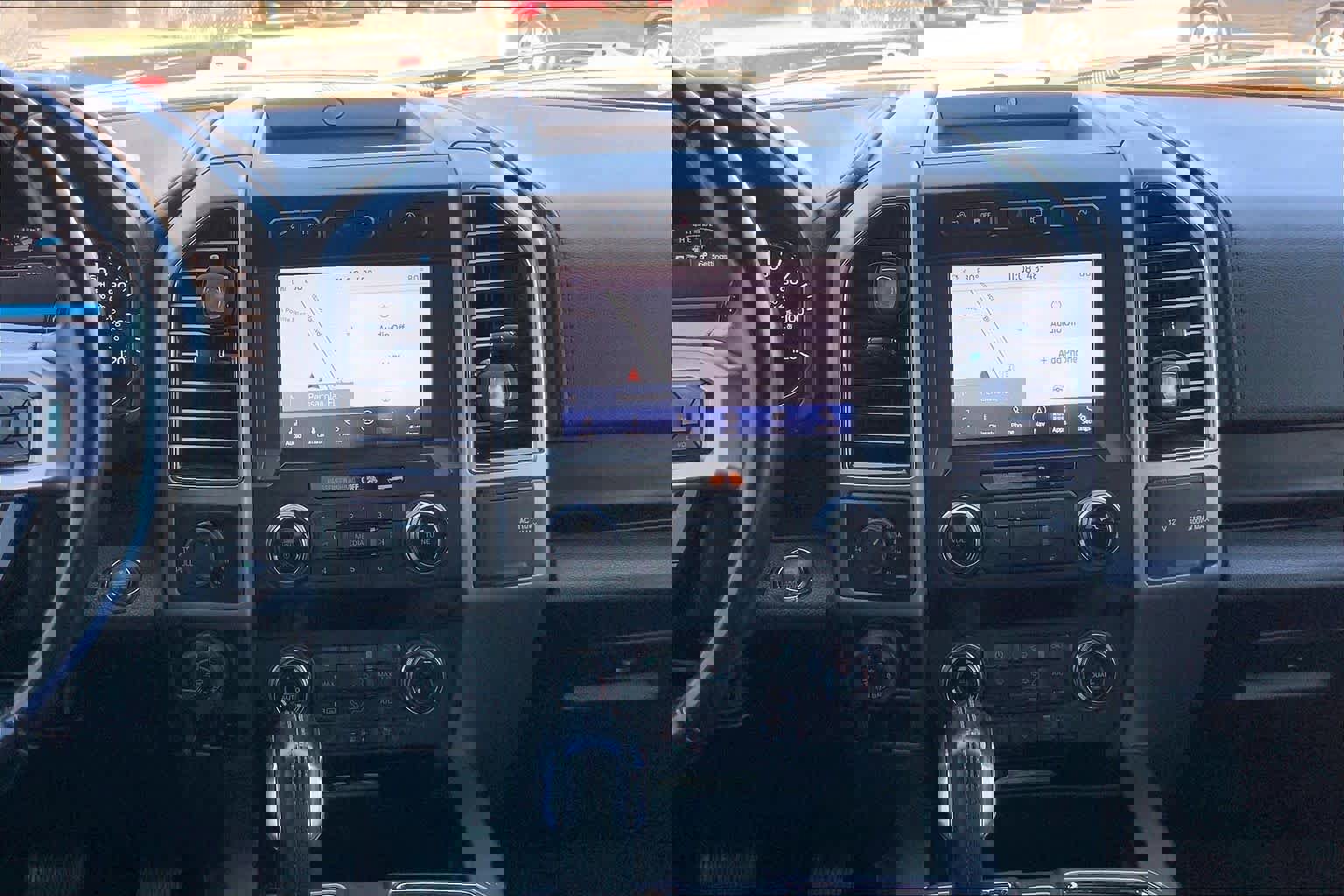 Used 2019 Ford F150 Platinum w/ Equipment Group 701A Luxury image 6