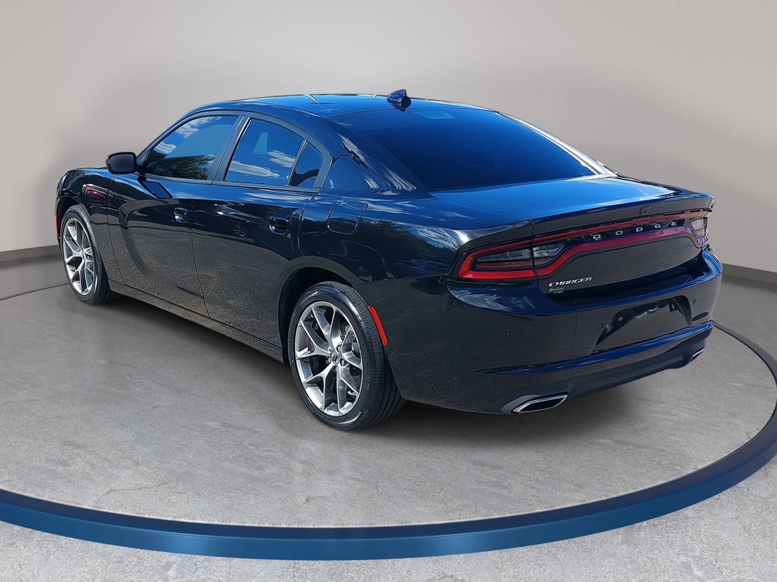 Used 2022 Dodge Charger SXT w/ Plus Group RWD image 7