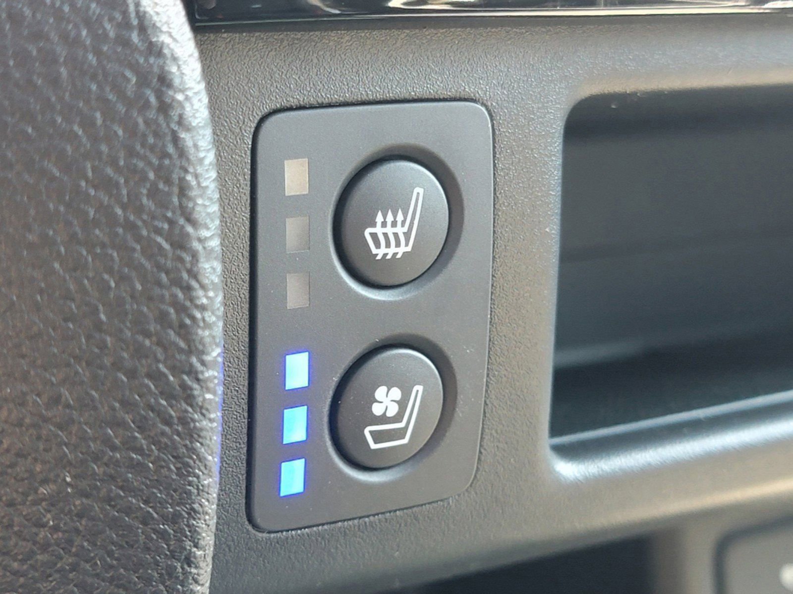 Used 2025 Honda Passport Black Edition image 4