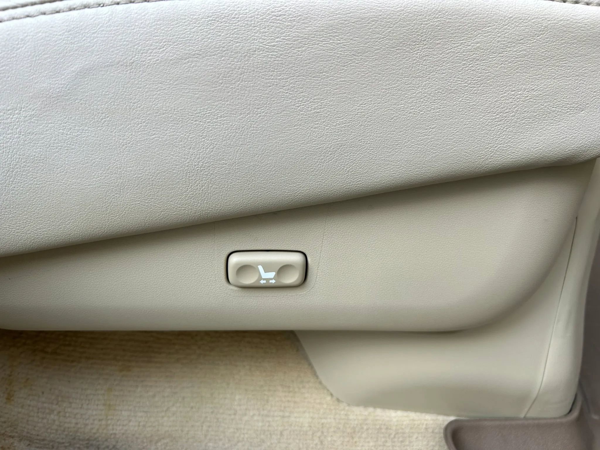 Used 2010 Lexus LX 570 LX 570 Sport Utility 4D image 70