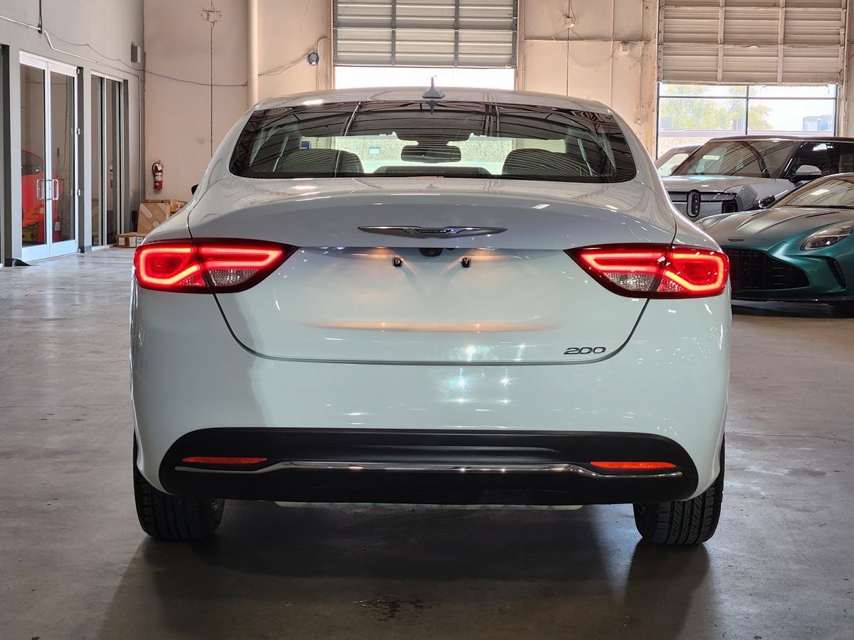 Used 2017 Chrysler 200 Limited Platinum FWD image 10