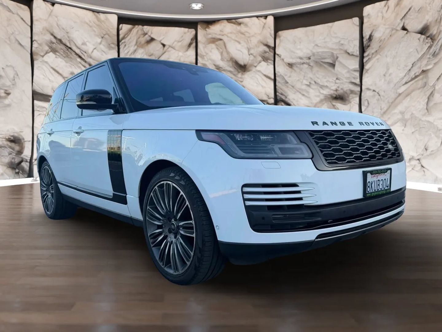 Used 2019 Land Rover Range Rover HSE AWD/4WD image 2