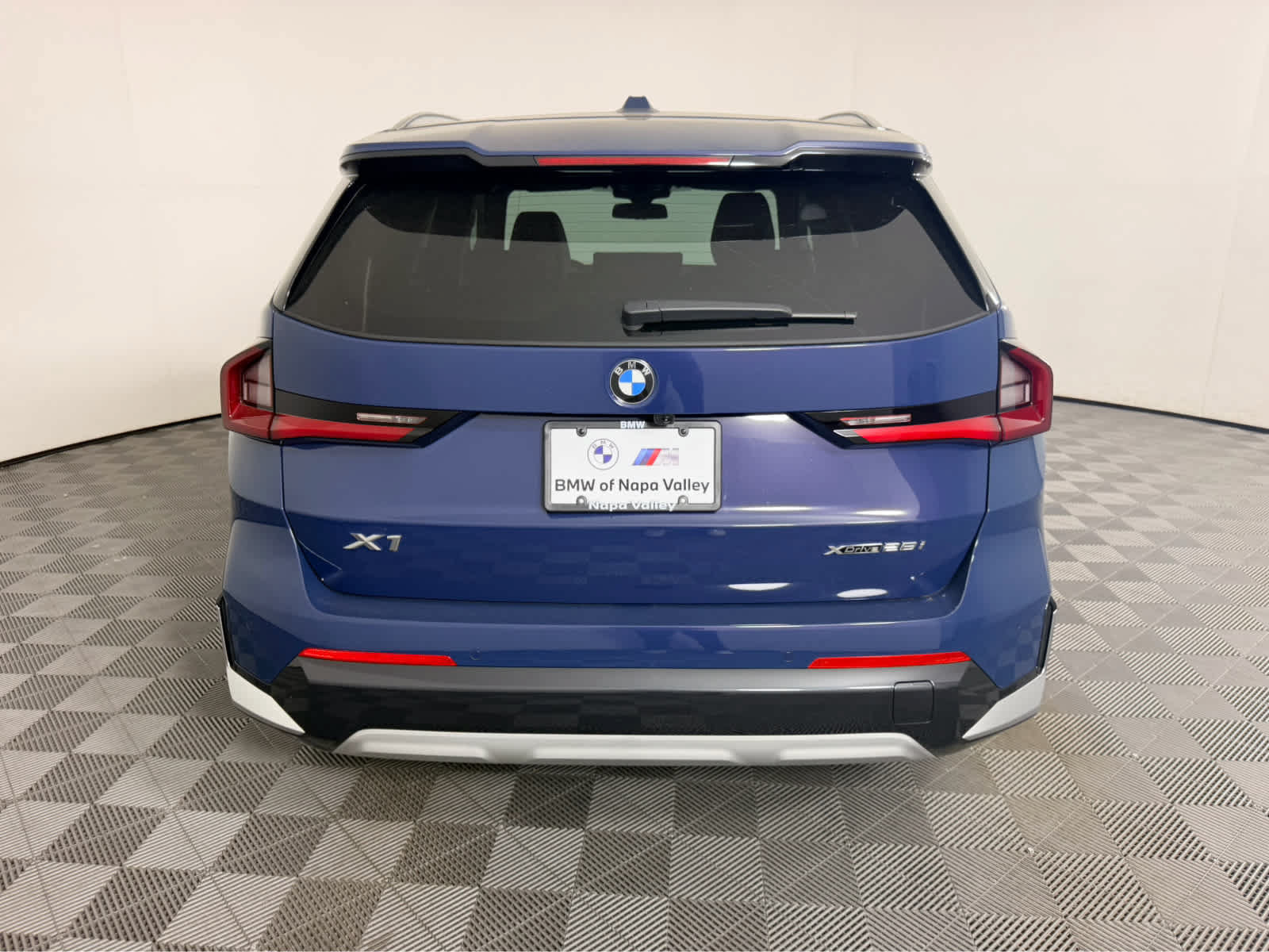 New 2027 BMW X1 xDrive28i AWD/4WD image 4