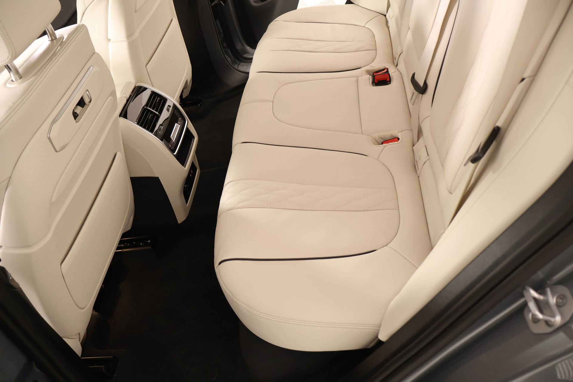 New 2026 BMW X5 M60i AWD/4WD image 12