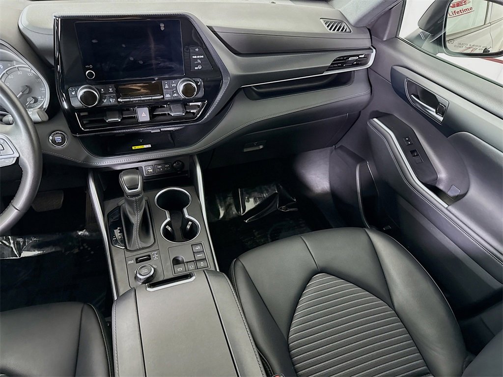 Certified 2023 Toyota Highlander XSE image 28