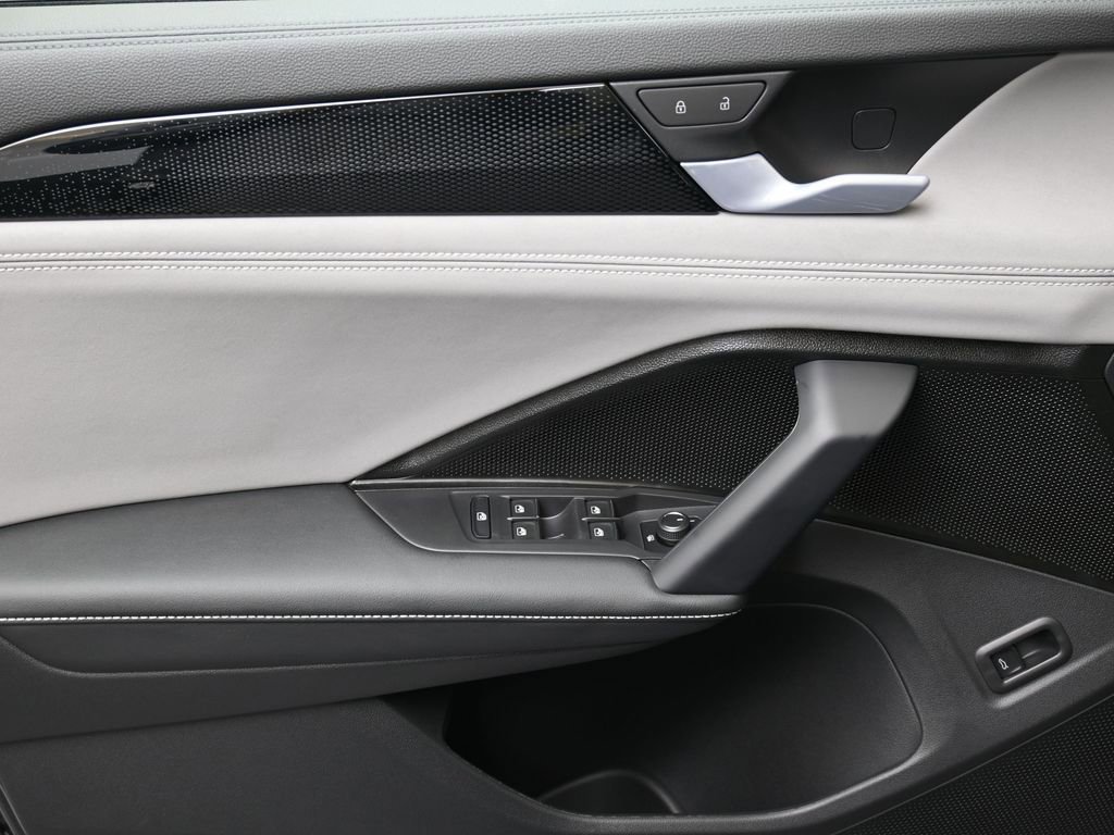 New 2026 Volkswagen Tiguan SE R-Line image 21