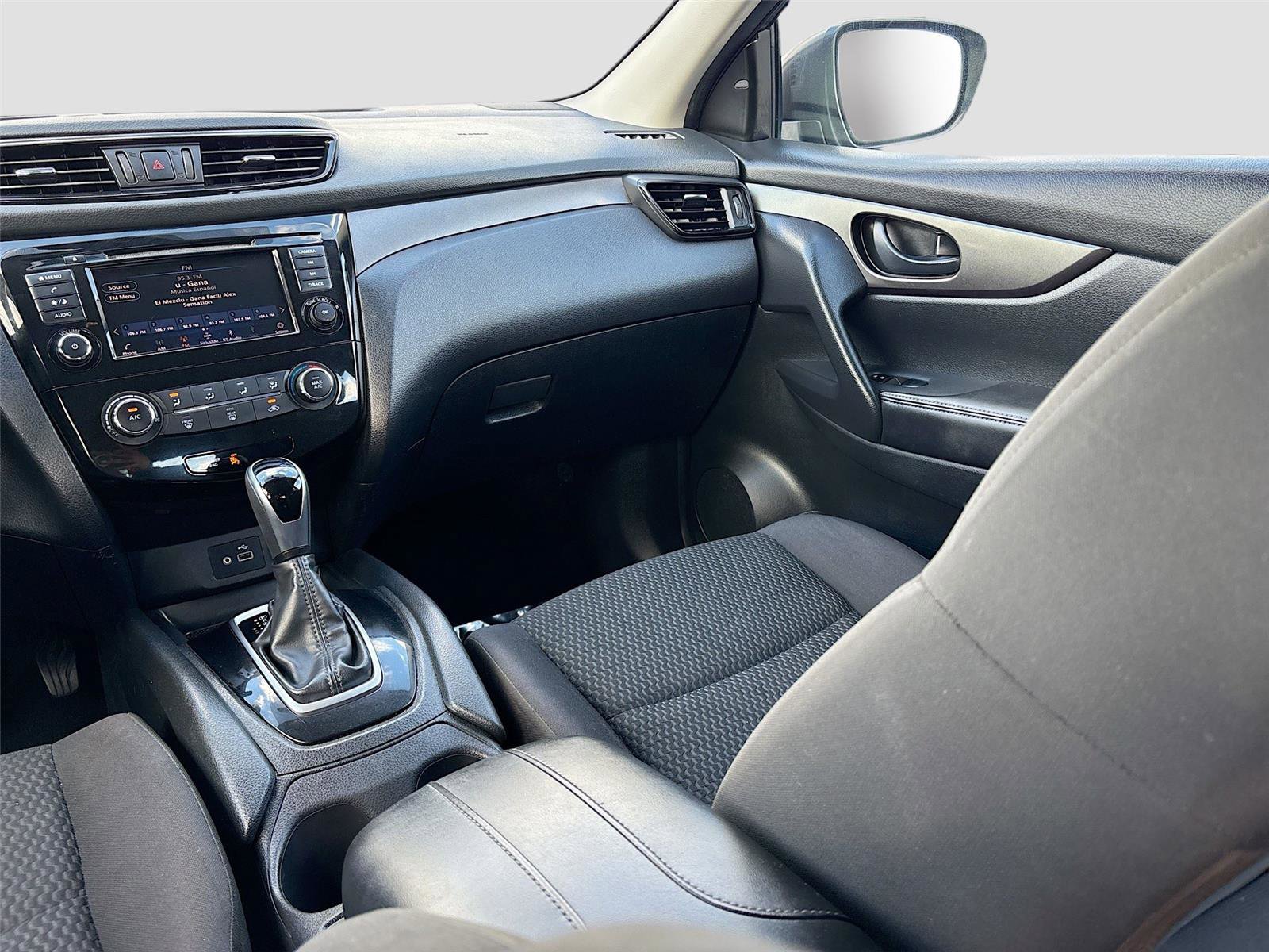 Used 2019 Nissan Rogue Sport S image 23