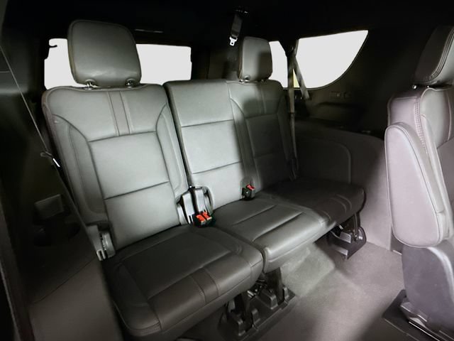 Used 2025 Chevrolet Suburban RST w/ RST Capability Package AWD/4WD image 30
