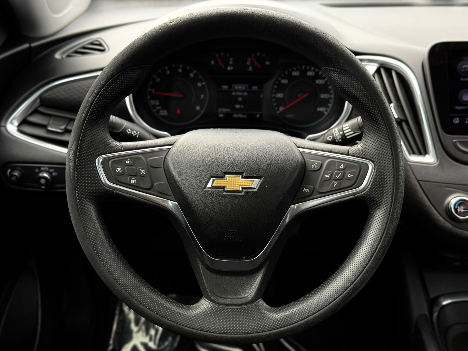 Used 2021 Chevrolet Malibu LT image 32