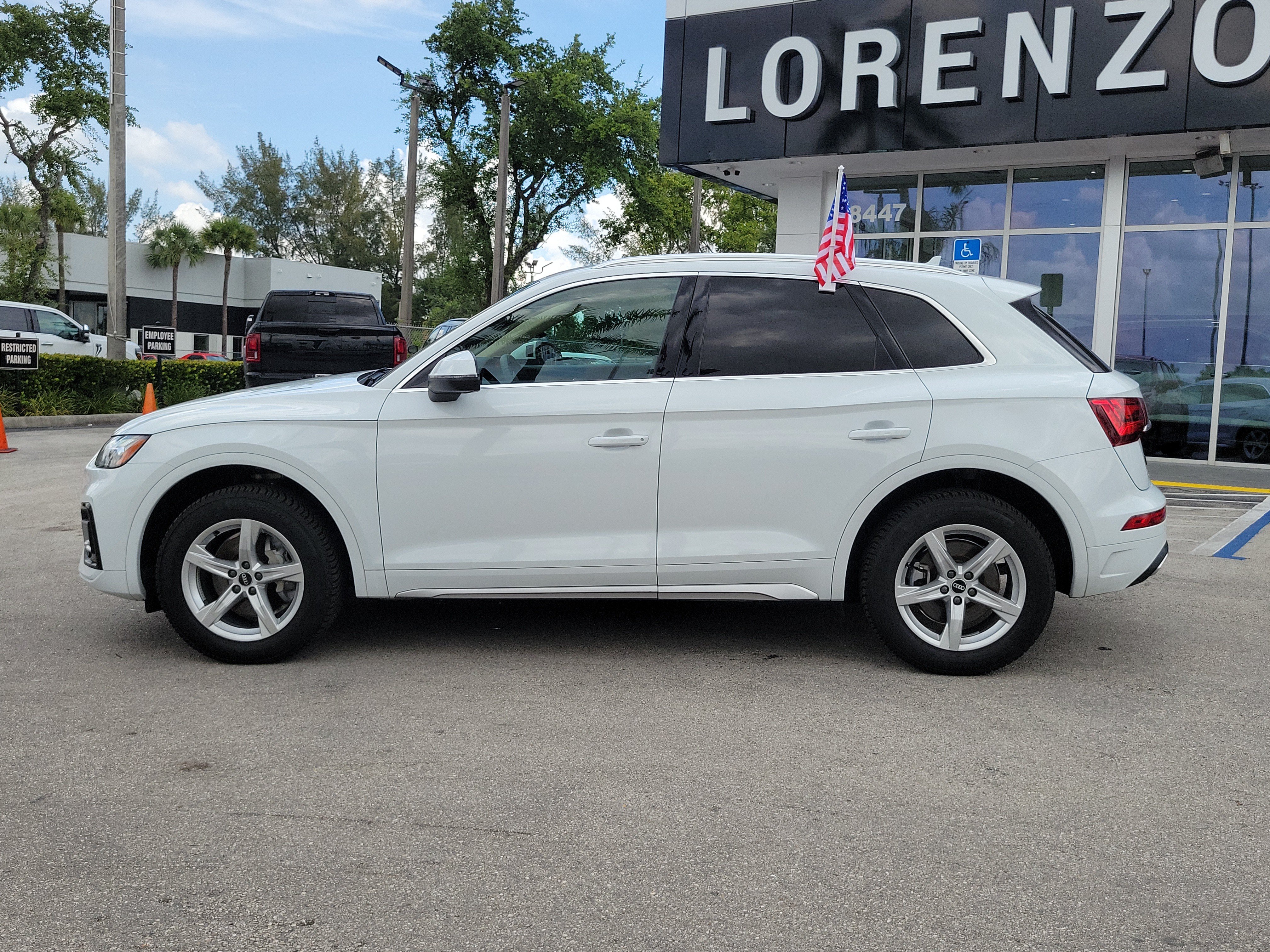 Used 2021 Audi Q5 2.0T Premium w/ Convenience Package AWD/4WD image 8