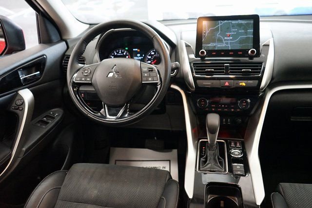Used 2025 Mitsubishi Eclipse Cross SE image 11