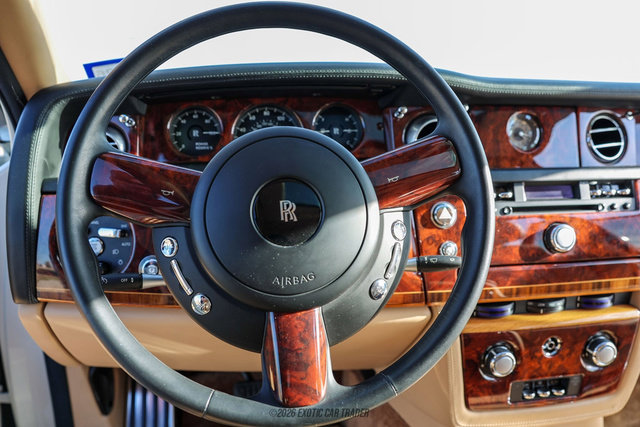 Used 2012 Rolls-Royce Phantom Sedan image 31