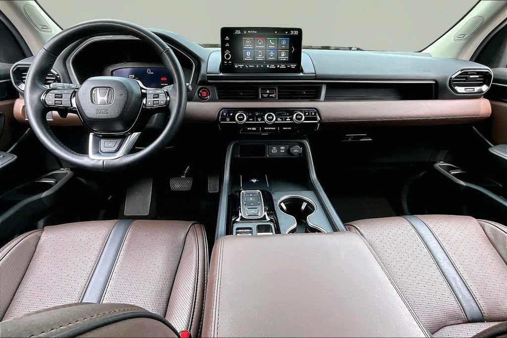 Used 2025 Honda Pilot Elite image 8