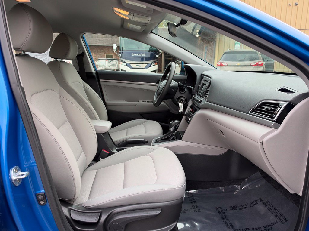 Used 2017 Hyundai Elantra SE FWD image 16